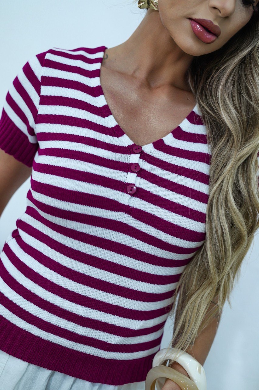 Blusa Feminina em Modal Listrada com Decote V e Botões