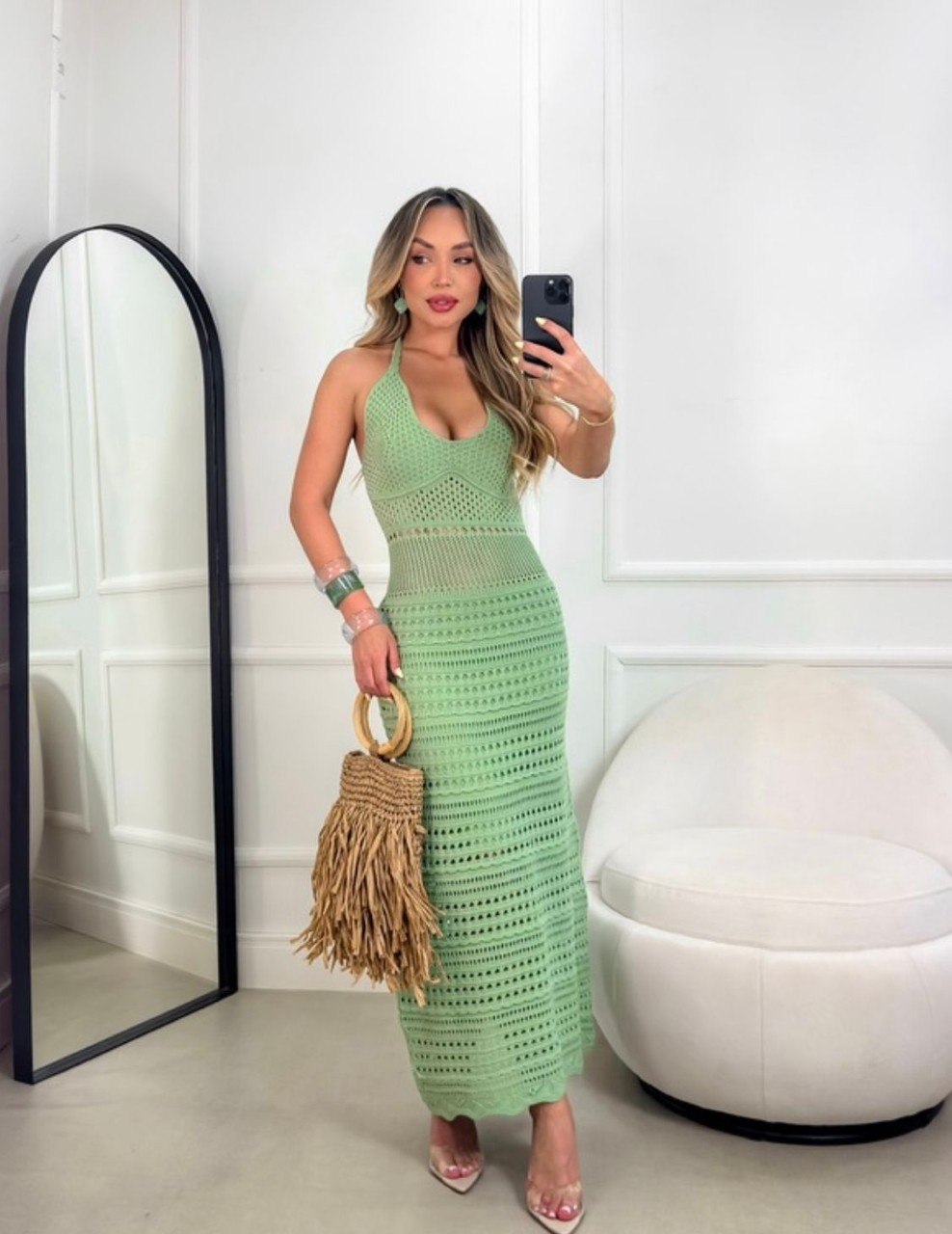 Vestido Longo Feminino em Tricô Vazado Frente Única